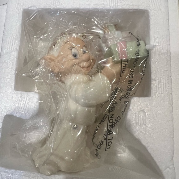 LENOX Snow White And The Seven Dwarfs
Dope's Holiday Surprise Christmas - Picture 6 of 7